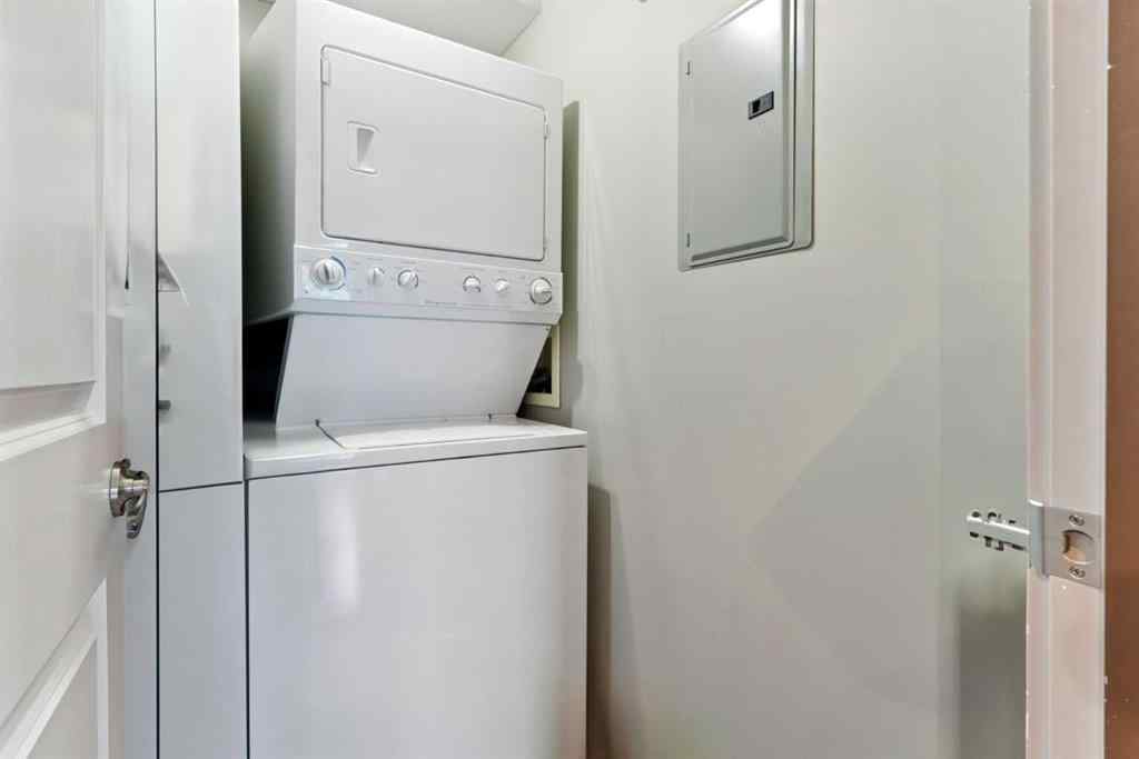 MLS® A2240847 - Unit #209 1422 Centre A Street NE in Crescent Heights Calgary, Residential