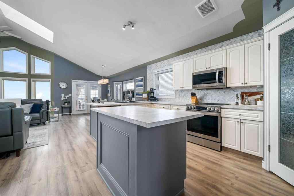 MLS® A2240851 - 110 Redcliff Way SW in NONE Redcliff, Residential