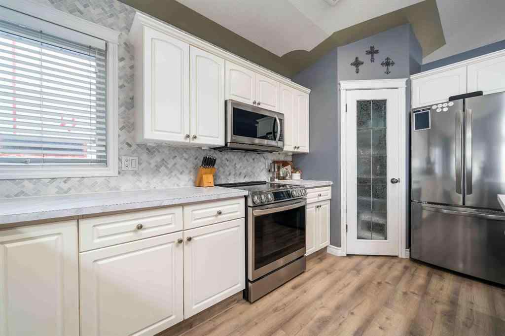MLS® A2240851 - 110 Redcliff Way SW in NONE Redcliff, Residential