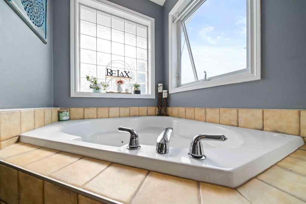 MLS® A2240851 - 110 Redcliff Way SW in NONE Redcliff, Residential