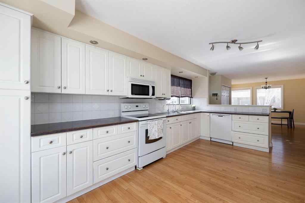 MLS® A2240856 - 237 Ermine Crescent  in Thickwood Fort McMurray, Residential
