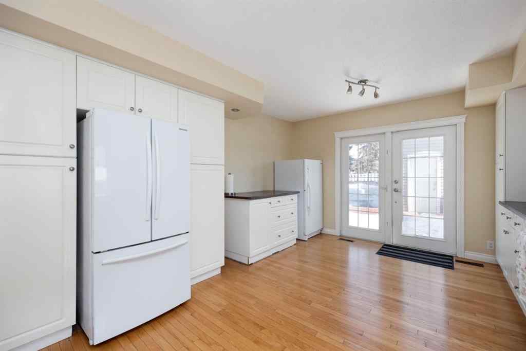 MLS® A2240856 - 237 Ermine Crescent  in Thickwood Fort McMurray, Residential