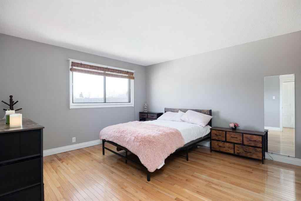 MLS® A2240856 - 237 Ermine Crescent  in Thickwood Fort McMurray, Residential