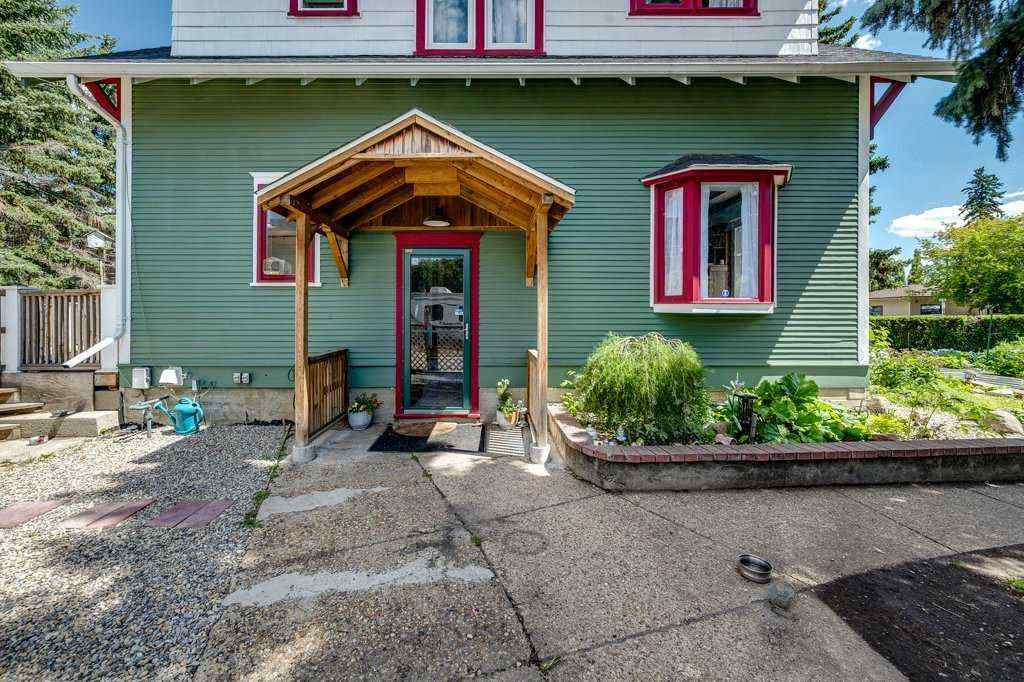 MLS® A2240862 - 5406 C + E Trail  in Downtown Lacombe Lacombe, Residential