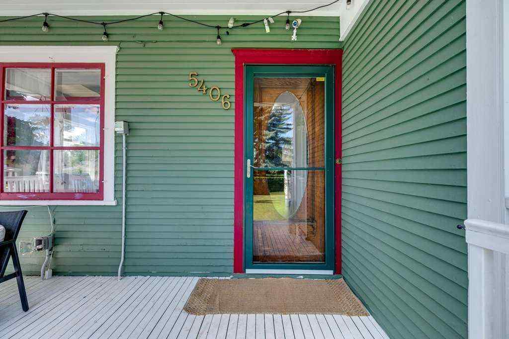 MLS® A2240862 - 5406 C + E Trail  in Downtown Lacombe Lacombe, Residential