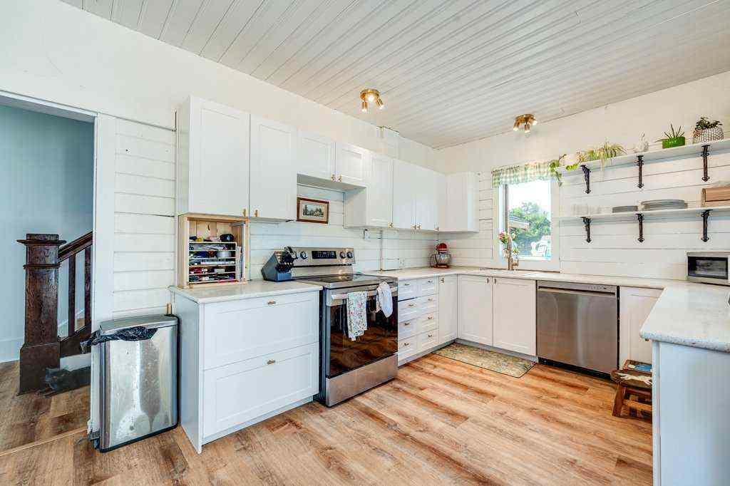 MLS® A2240862 - 5406 C + E Trail  in Downtown Lacombe Lacombe, Residential