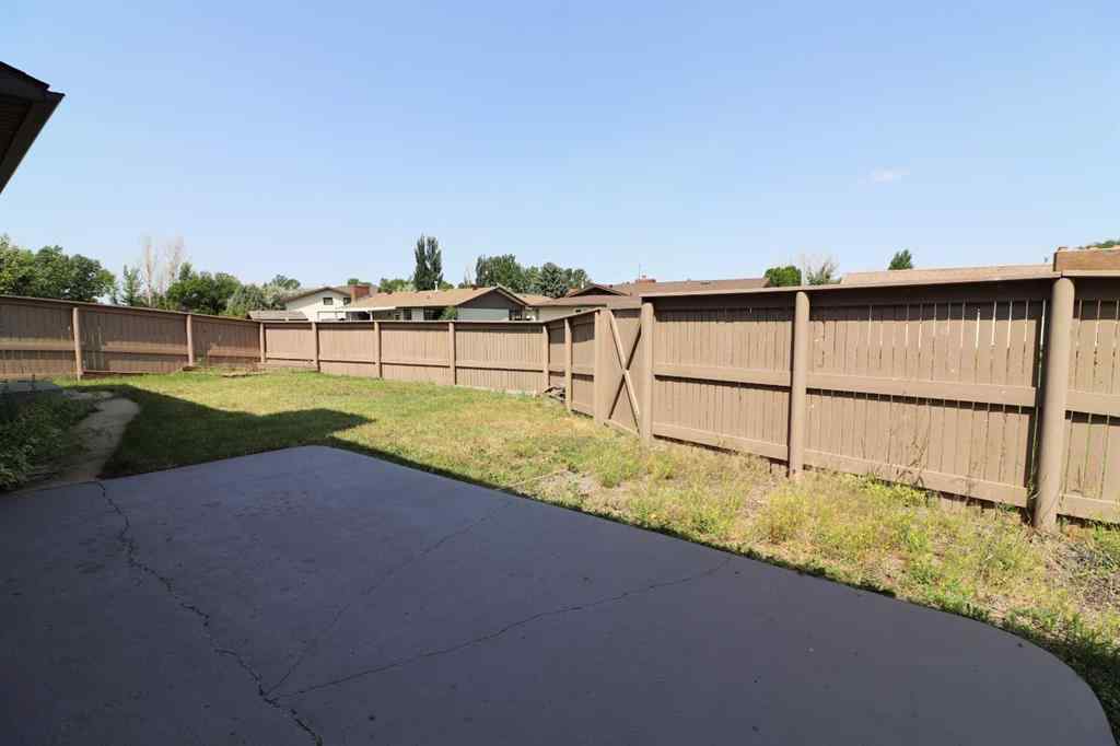 MLS® A2240878 - 8 Begonia Court SE in Connaught Medicine Hat, Residential