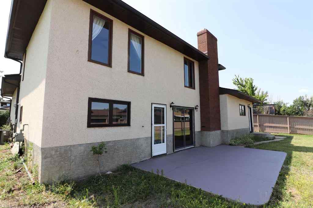 MLS® A2240878 - 8 Begonia Court SE in Connaught Medicine Hat, Residential