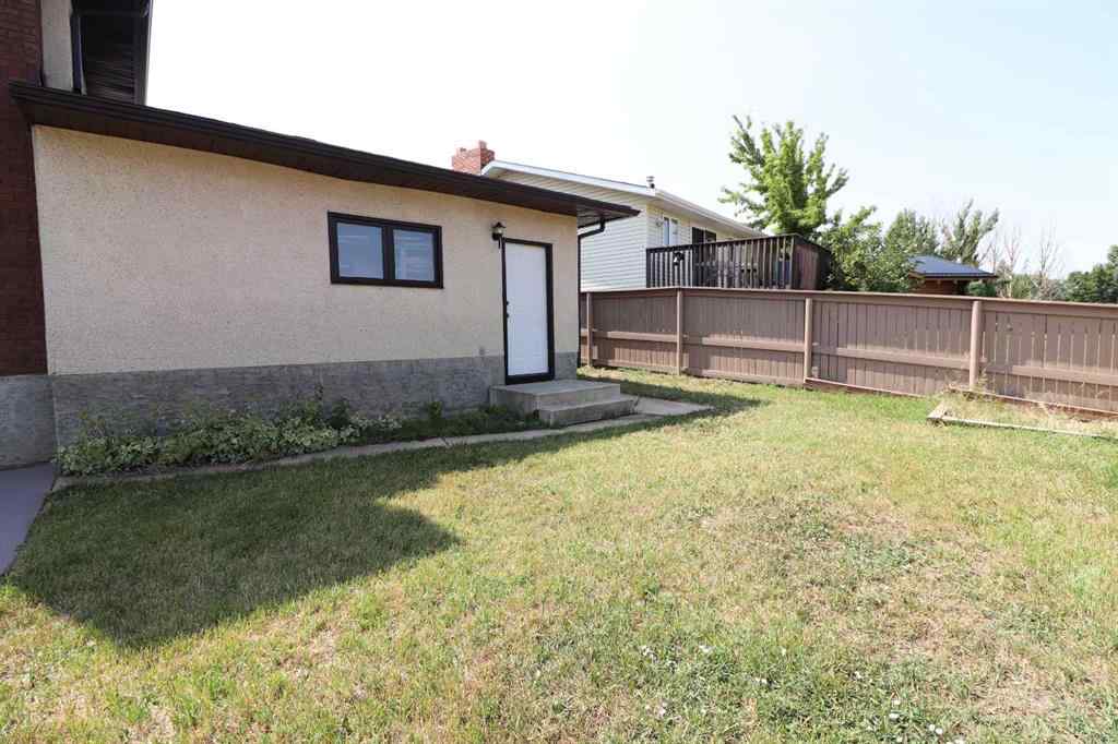 MLS® A2240878 - 8 Begonia Court SE in Connaught Medicine Hat, Residential
