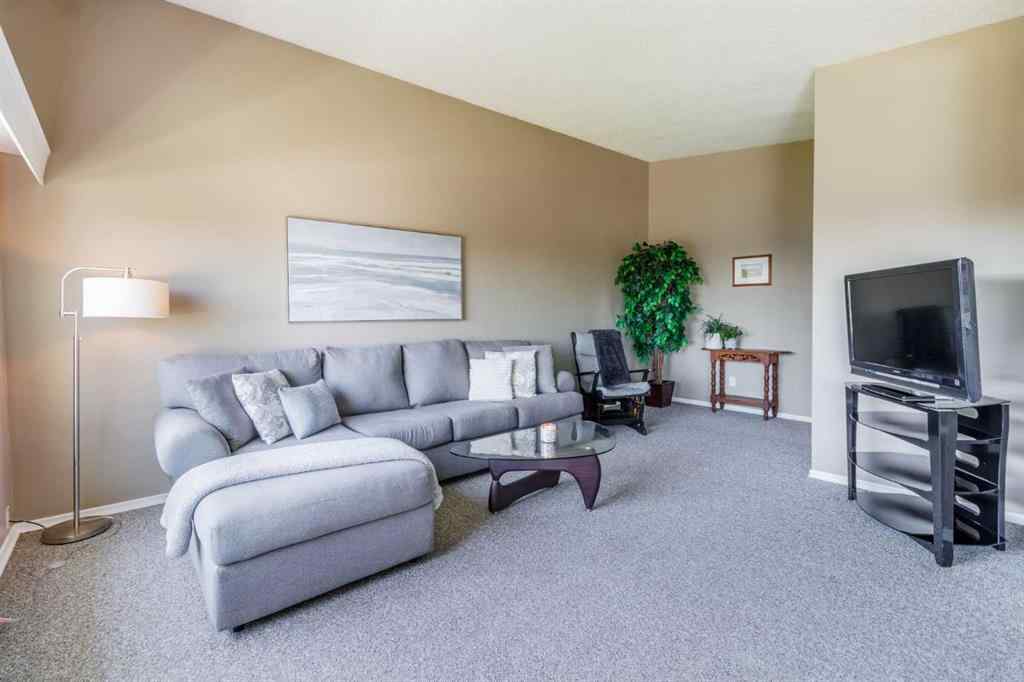 MLS® A2240942 - 4440 Namaka Crescent NW in North Haven Calgary, Residential