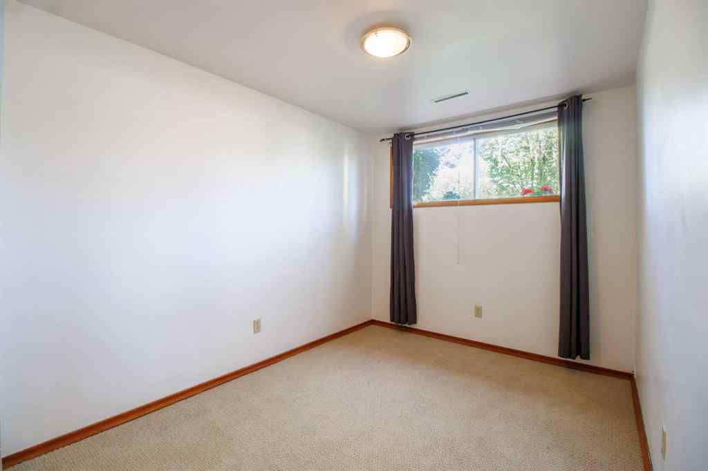 MLS® A2240942 - 4440 Namaka Crescent NW in North Haven Calgary, Residential