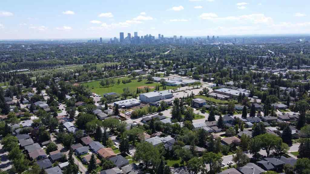 MLS® A2240942 - 4440 Namaka Crescent NW in North Haven Calgary, Residential