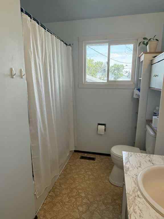 MLS® A2240956 - 110 4 Avenue E in NONE Oyen, Residential