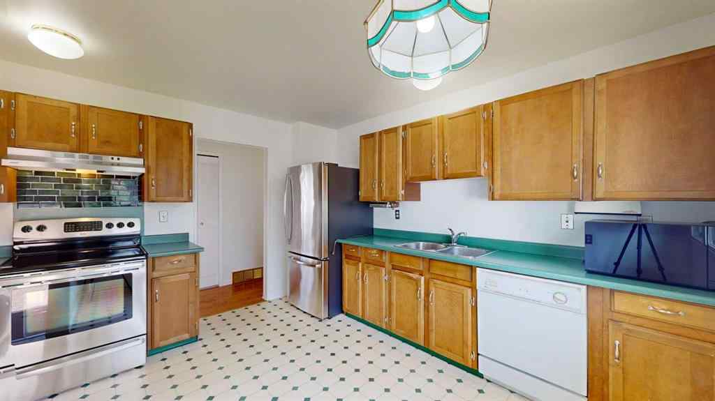 MLS® A2240982 - 121 Beale Crescent  in Beacon Hill Fort McMurray, Residential