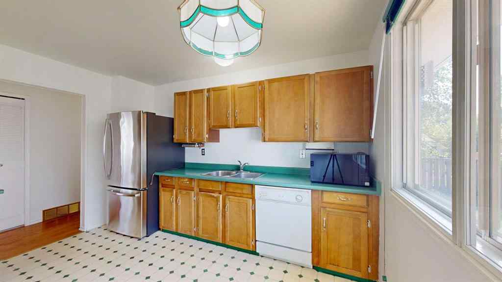 MLS® A2240982 - 121 Beale Crescent  in Beacon Hill Fort McMurray, Residential