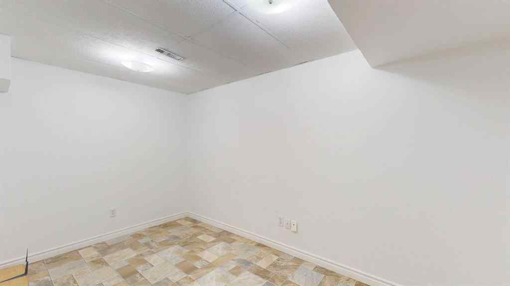 MLS® A2240982 - 121 Beale Crescent  in Beacon Hill Fort McMurray, Residential
