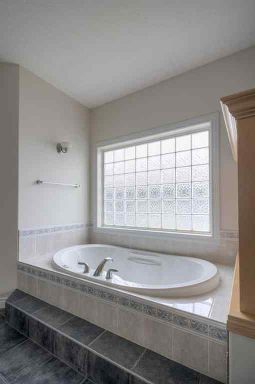 MLS® A2240989 - 73 Fairmont Park Landing S in Fairmont Lethbridge, Residential