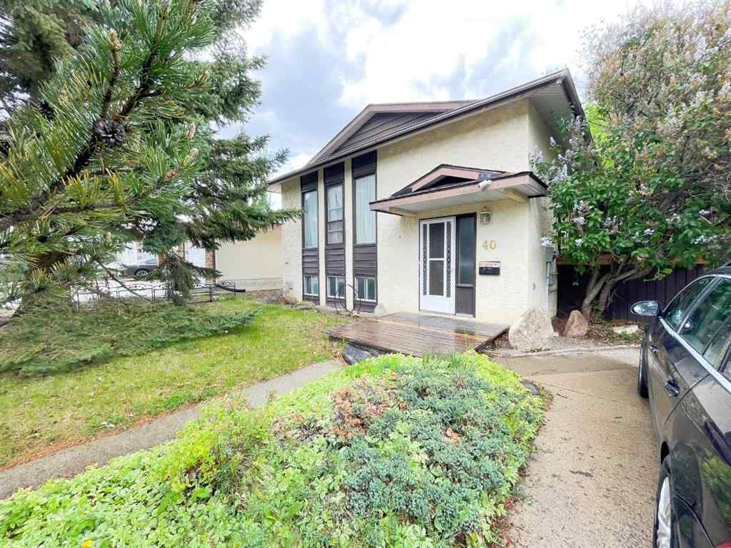 MLS® A2240999 - 40 Mohawk Road W in Indian Battle Heights Lethbridge, Residential