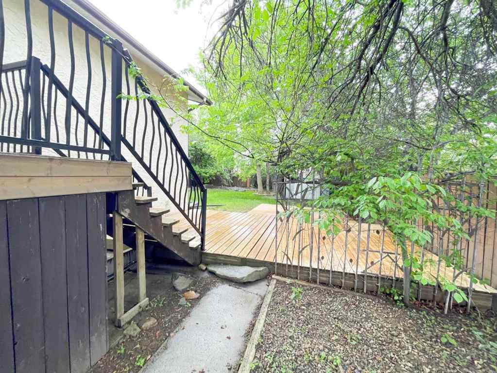 MLS® A2240999 - 40 Mohawk Road W in Indian Battle Heights Lethbridge, Residential