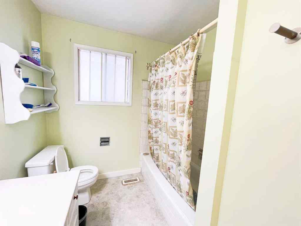 MLS® A2240999 - 40 Mohawk Road W in Indian Battle Heights Lethbridge, Residential
