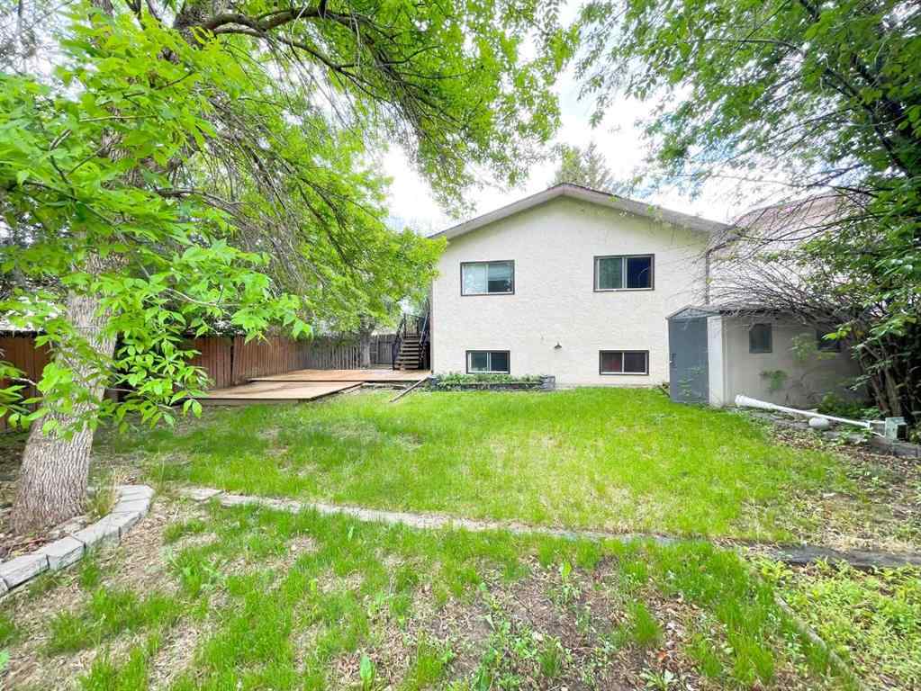 MLS® A2240999 - 40 Mohawk Road W in Indian Battle Heights Lethbridge, Residential