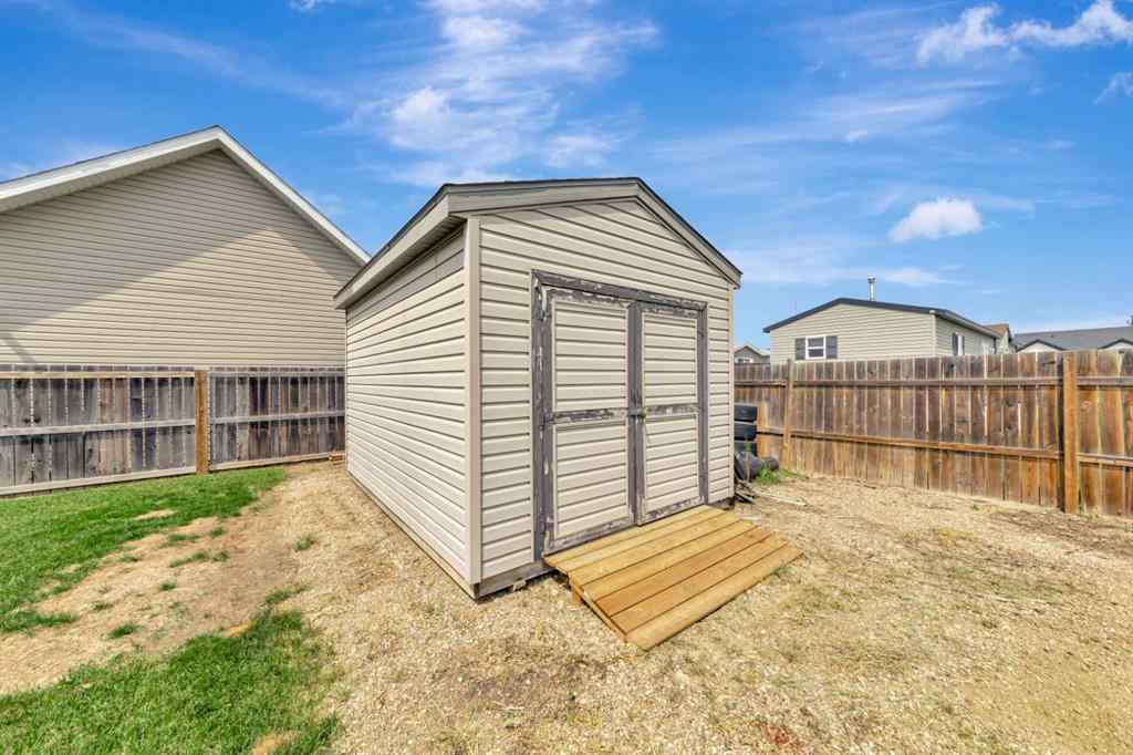 MLS® A2241026 - 5208 51 Avenue  in Blackfoot Blackfoot, Residential