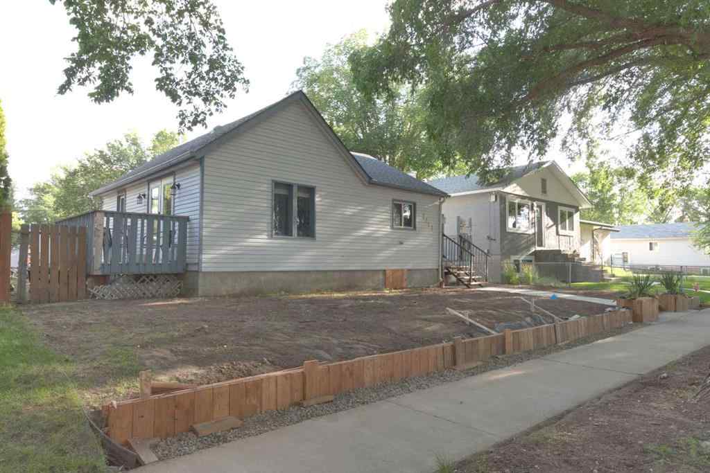 MLS® A2241032 - 1143 Braemar Street SE in River Flats Medicine Hat, Residential