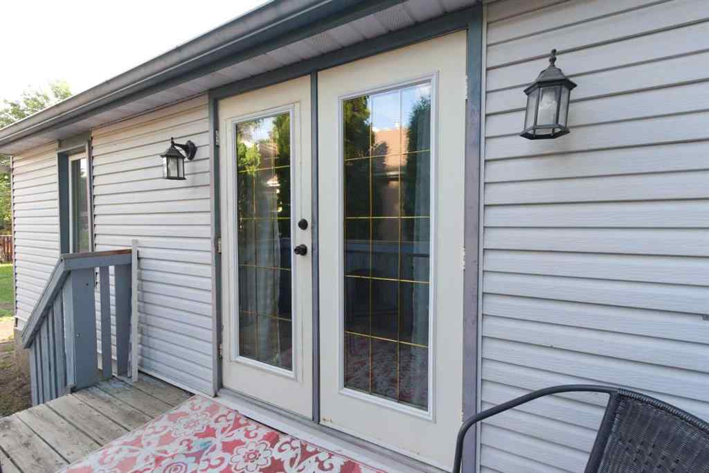 MLS® A2241032 - 1143 Braemar Street SE in River Flats Medicine Hat, Residential