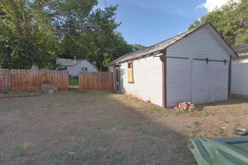 MLS® A2241032 - 1143 Braemar Street SE in River Flats Medicine Hat, Residential