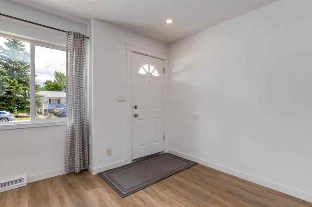MLS® A2241033 - 1321 39 Street SE in Forest Lawn Calgary, Residential