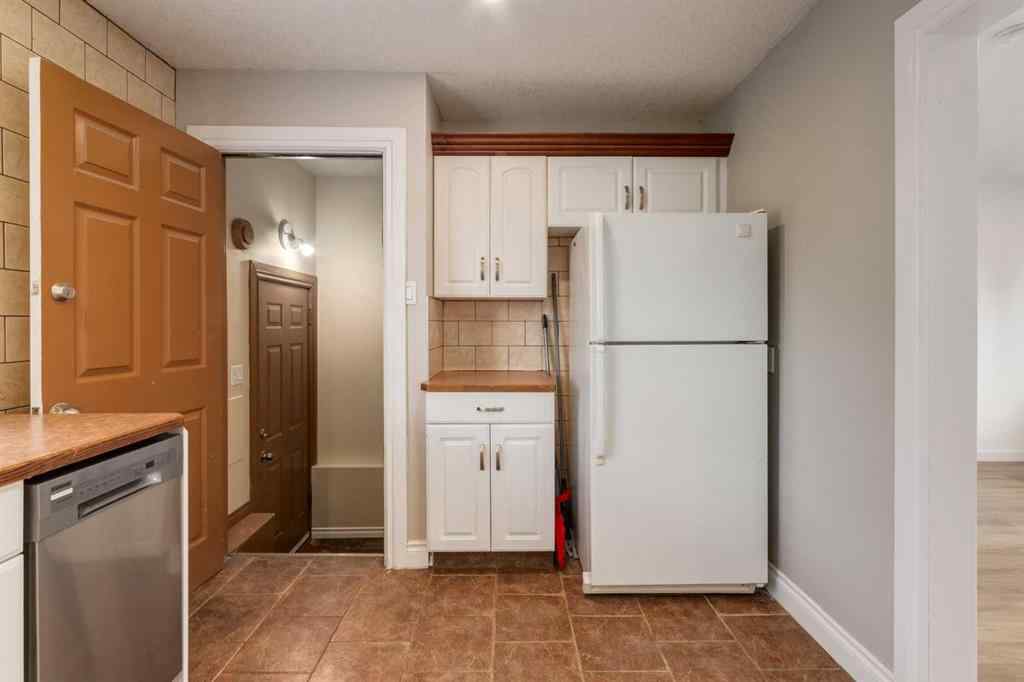 MLS® A2241033 - 1321 39 Street SE in Forest Lawn Calgary, Residential