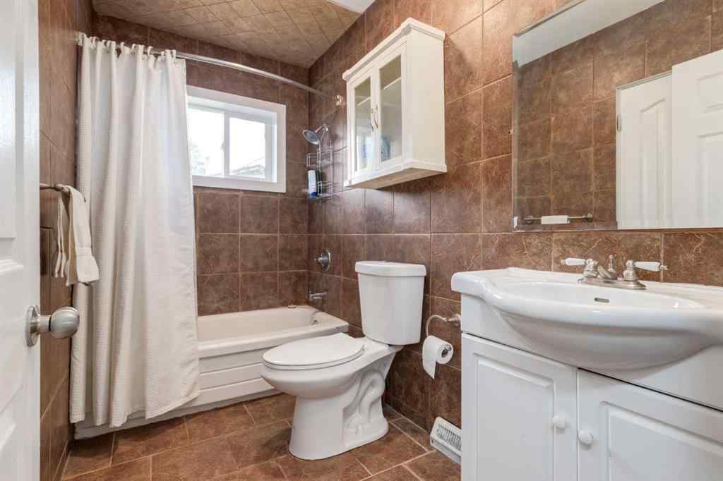 MLS® A2241033 - 1321 39 Street SE in Forest Lawn Calgary, Residential
