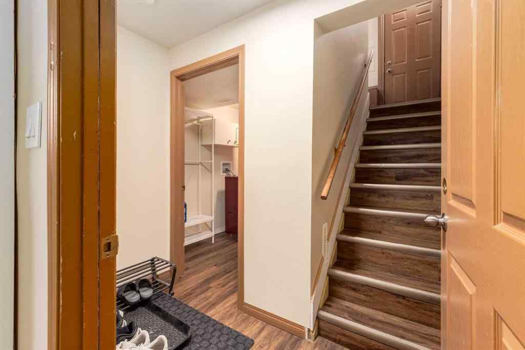 MLS® A2241033 - 1321 39 Street SE in Forest Lawn Calgary, Residential