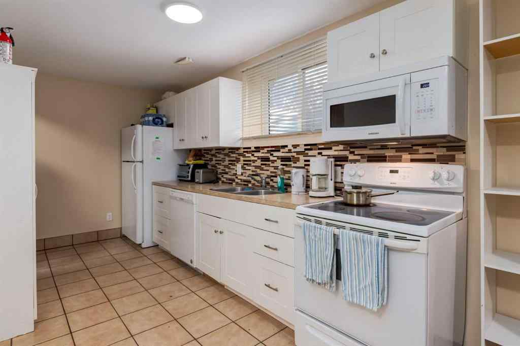 MLS® A2241033 - 1321 39 Street SE in Forest Lawn Calgary, Residential