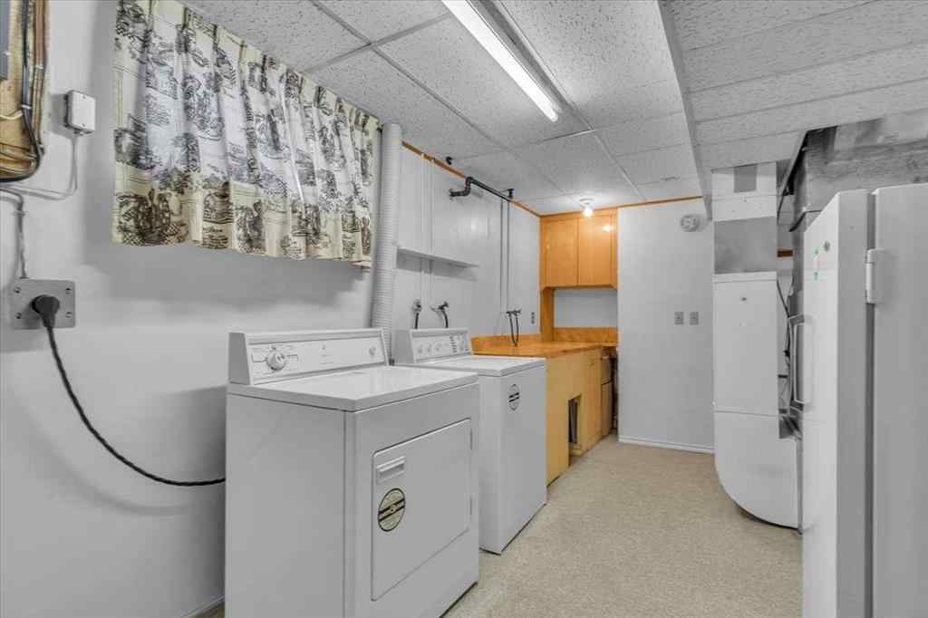 MLS® A2241038 - 2619 37 Street SW in Glendale Calgary, Residential