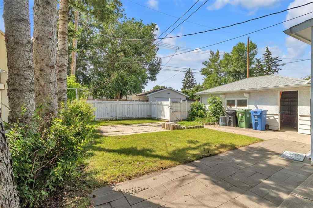 MLS® A2241038 - 2619 37 Street SW in Glendale Calgary, Residential