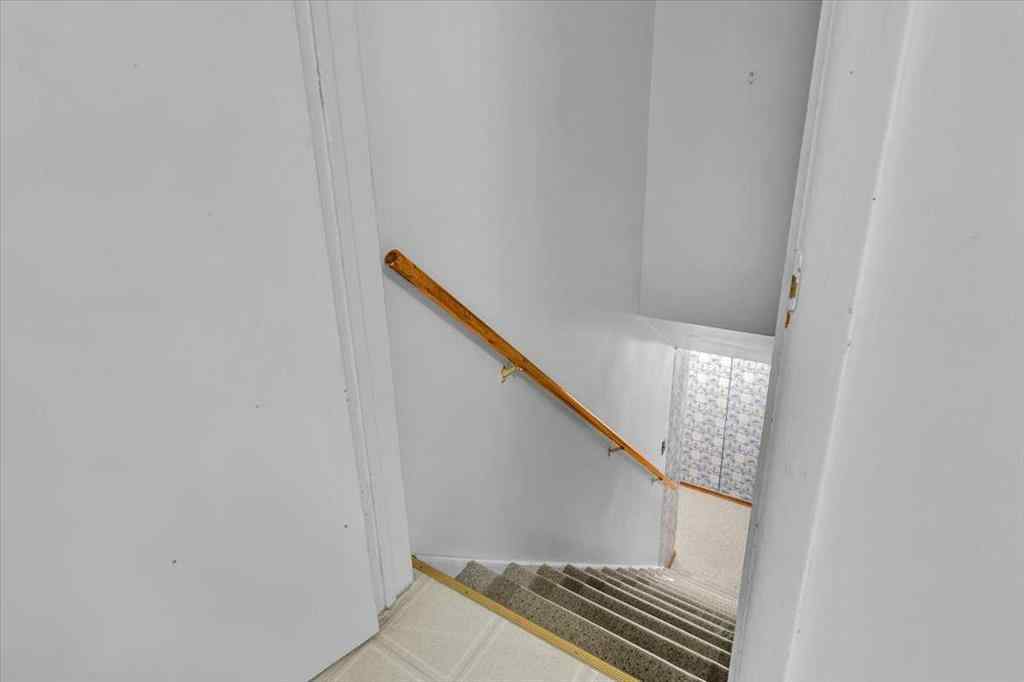MLS® A2241038 - 2619 37 Street SW in Glendale Calgary, Residential