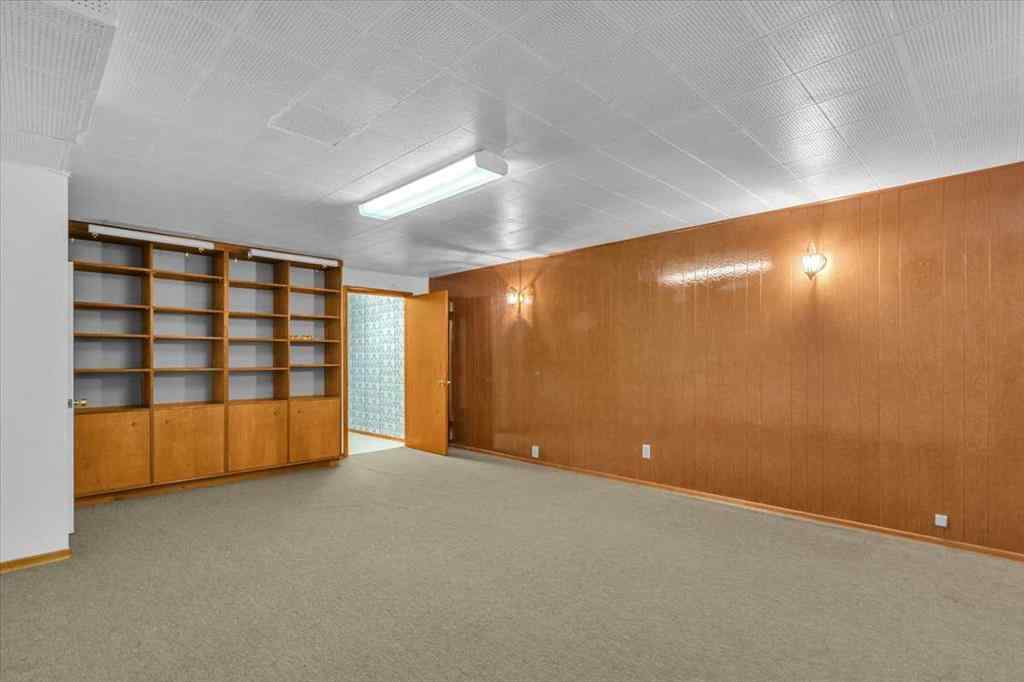 MLS® A2241038 - 2619 37 Street SW in Glendale Calgary, Residential