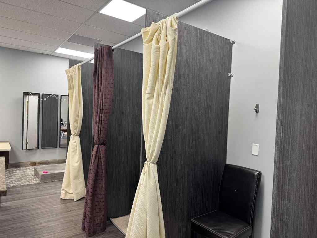 MLS® A2241050 - Unit #4 4902 50 Street  in Central Ponoka Ponoka, Commercial