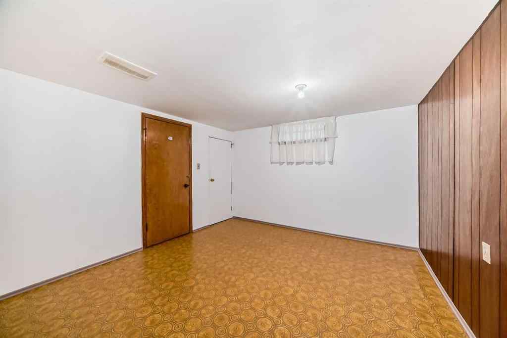 MLS® A2241064 - 320 44 Street SE in Forest Heights Calgary, Residential