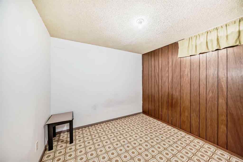 MLS® A2241064 - 320 44 Street SE in Forest Heights Calgary, Residential