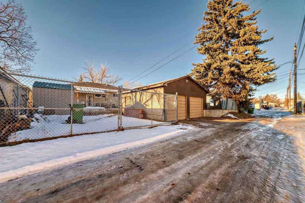 MLS® A2241064 - 320 44 Street SE in Forest Heights Calgary, Residential
