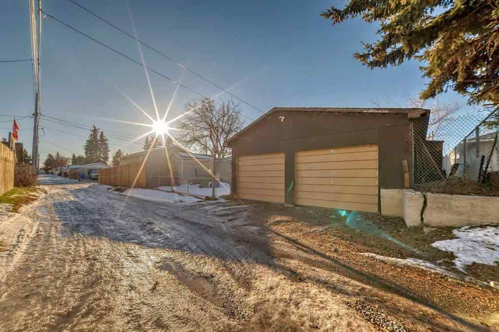 MLS® A2241064 - 320 44 Street SE in Forest Heights Calgary, Residential