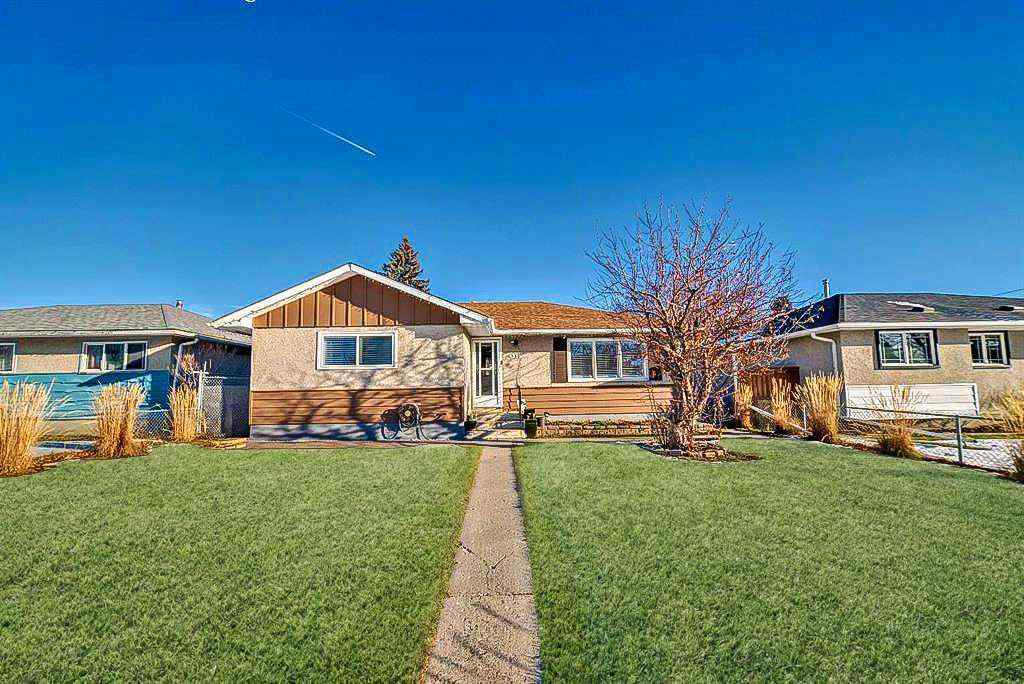 MLS® A2241064 - 320 44 Street SE in Forest Heights Calgary, Residential