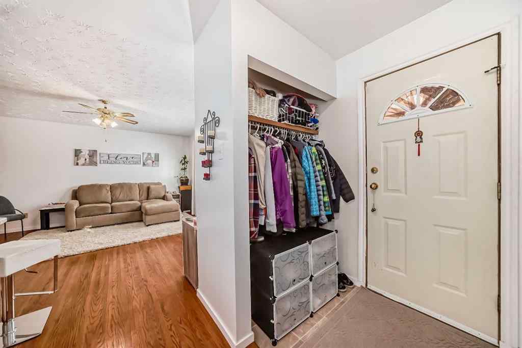 MLS® A2241064 - 320 44 Street SE in Forest Heights Calgary, Residential