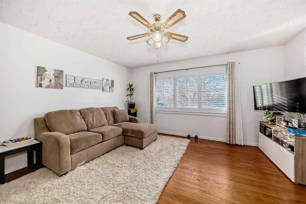 MLS® A2241064 - 320 44 Street SE in Forest Heights Calgary, Residential