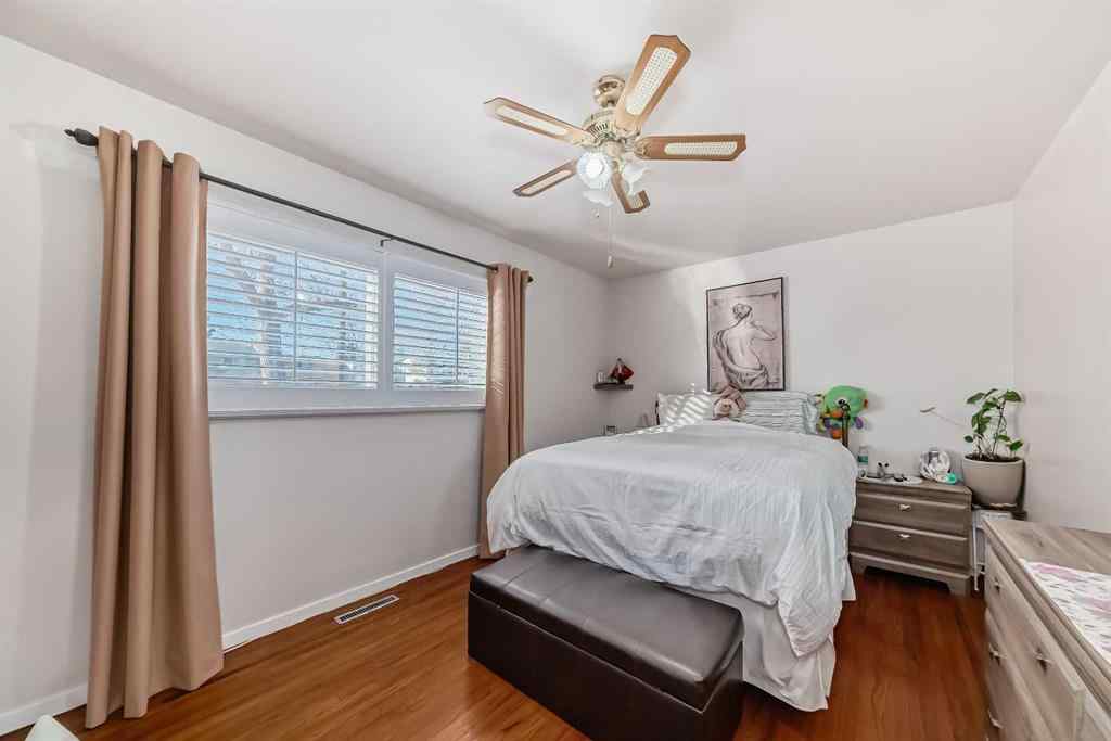 MLS® A2241064 - 320 44 Street SE in Forest Heights Calgary, Residential
