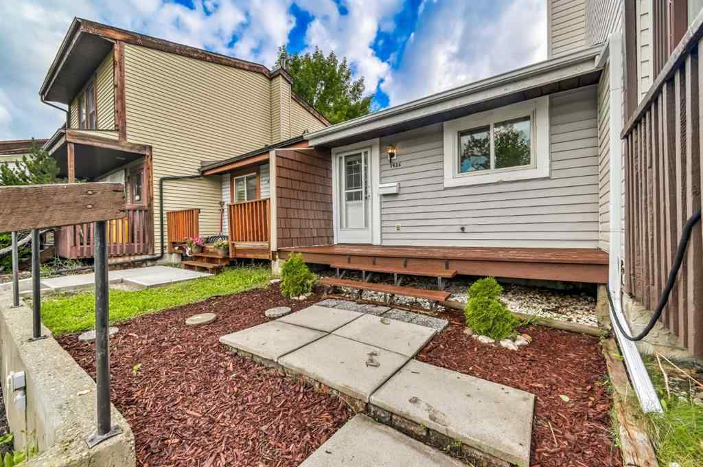 MLS® A2241068 - 1426 Ranchlands Way NW in Ranchlands Calgary, Residential