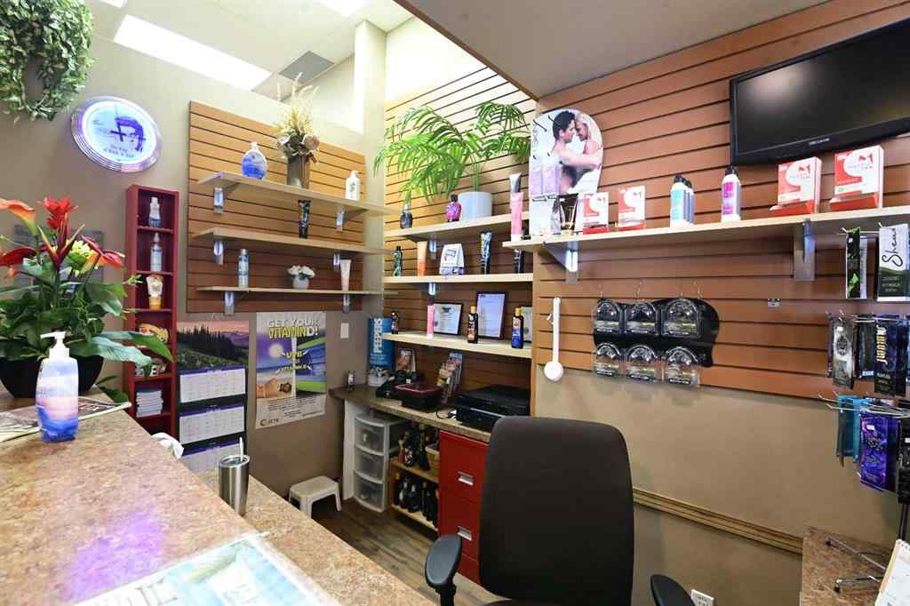MLS® A2241069 - Unit #401 8120 Beddington Boulevard NW in Beddington Heights Calgary, Commercial