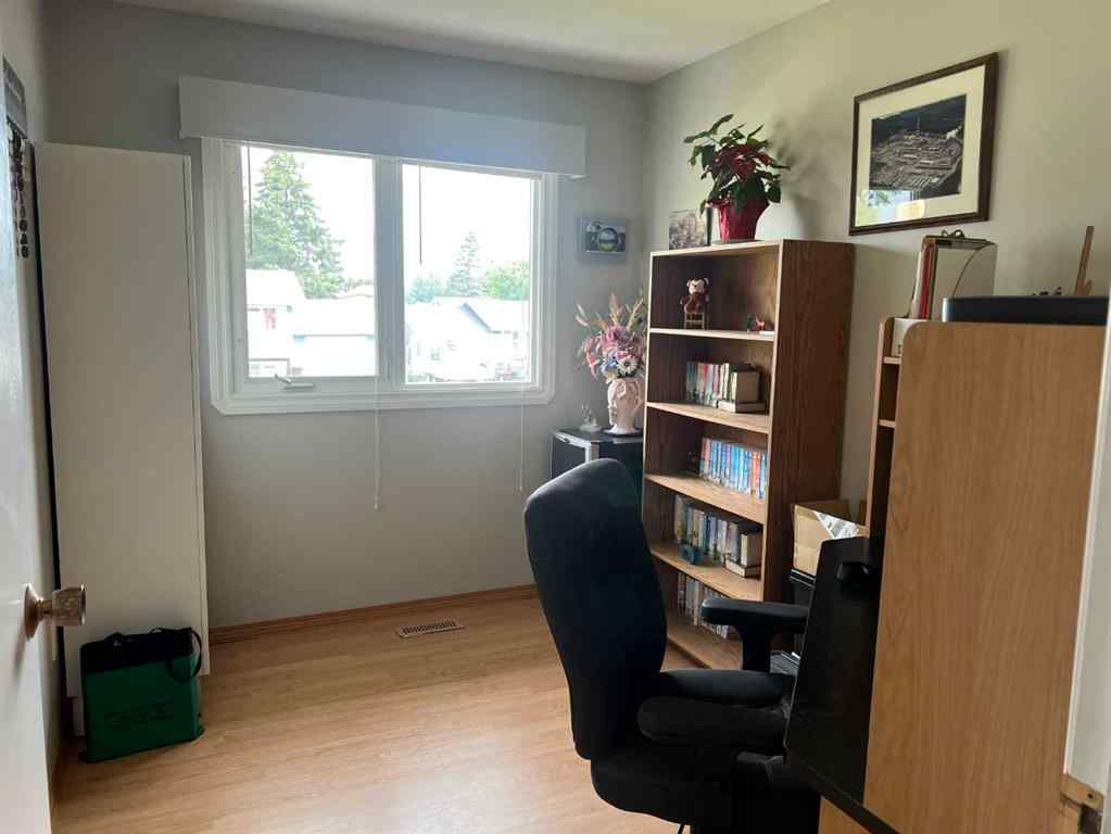 MLS® A2241078 - 811 7 st   in NONE Fox Creek, Residential